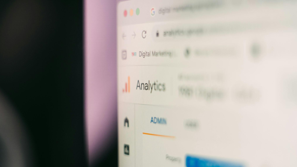 ROI de SEO e PR para C-Level: Como provar na linguagem do CFO